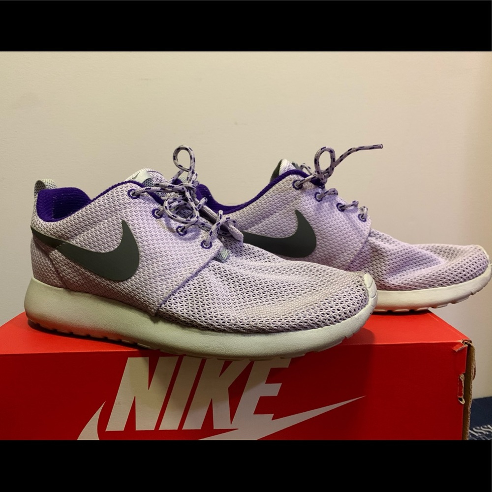 WMNS NIKE ROSHE RUN